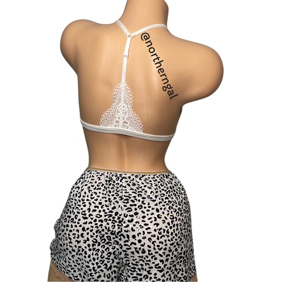 Victoria’s Secret Front Close Bralette in White - Picture 12 of 17